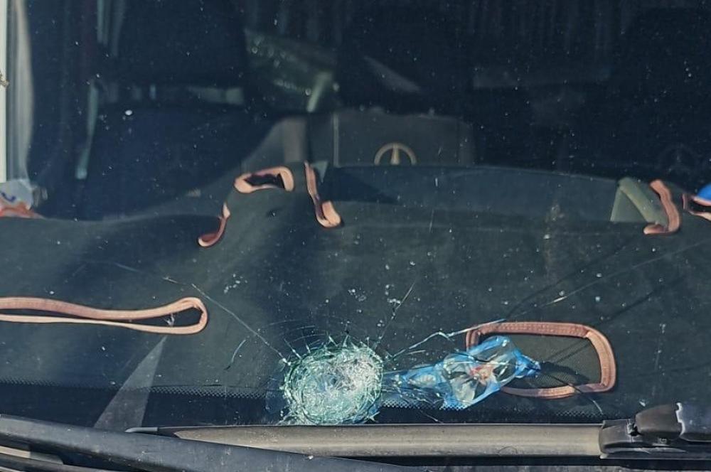 مستوطنون صهاينة يهاجمون بيوت ومركبات فلسطينيين في أريحا