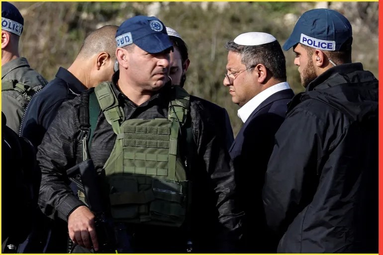 الإرهابي بن غفير يقتحم الحرم الإبراهيمي وسط حراسة مشددة