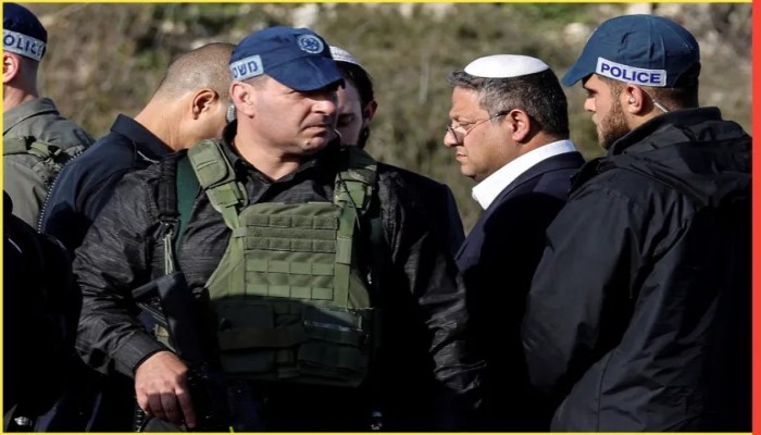 الإرهابي بن غفير يقتحم الحرم الإبراهيمي وسط حراسة مشددة