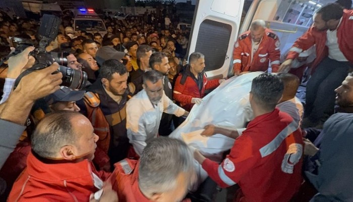 قوات الاحتلال تعتدي على طاقم إسعاف فلسطيني في نابلس