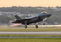الاحتلال يتسلم 3 مقاتلات F-35 الأمريكية دعما لحرب الإبادة