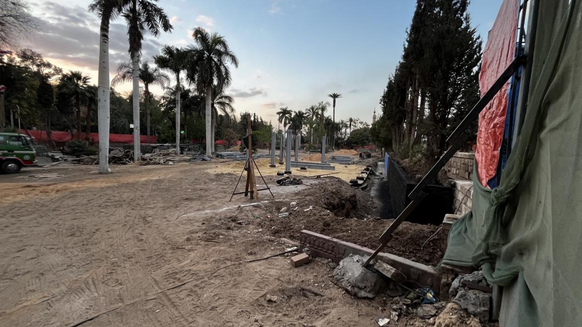 جريمة سطو جديدة للعسكر.. تحويل حديقة المسلة التراثية إلى مطاعم وملاعب