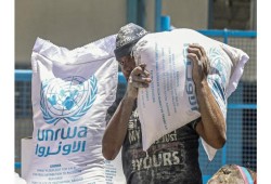 الأونروا تعلن نفاد إمدادات الطحين في غزة وتطالب بإدخال 3 آلاف شاحنة