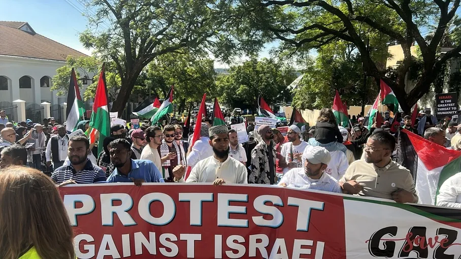 وقفة أمام السفارة المصرية في بريتوريا تطالب بفتح معبر رفح