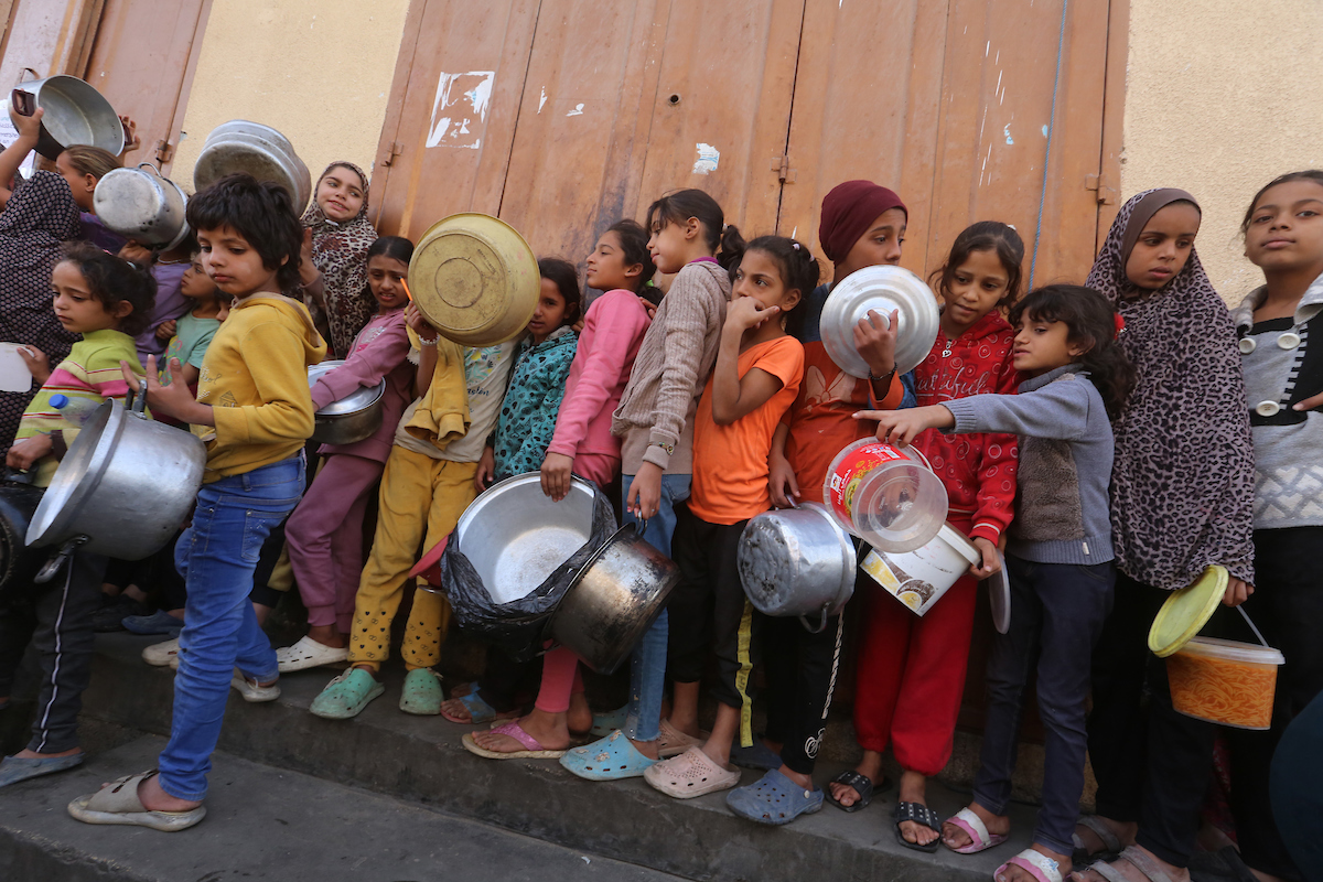 أطفال غزة يعانون سوء التغذية الحاد بسبب حرب التجويع