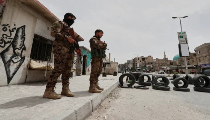 طائرات الاحتلال الصهيوني تقصف صحنايا بريف دمشق