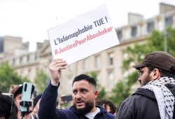 مظاهرات في فرنسا تندد بمقتل شاب مسلم