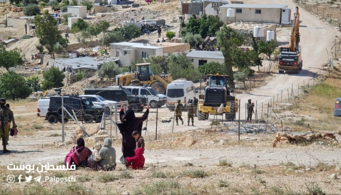 قوات الاحتلال تهدم قرية خلة الضبع في مسافر يطا