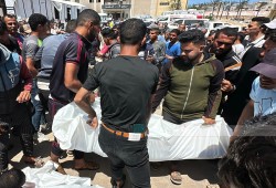 9 شهداء بغارتين للاحتلال في مخيم النصيرات