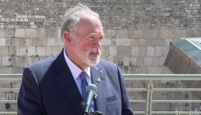 السفير الأمريكي لدى الاحتلال: واشنطن تدعم تهجير الفلسطينيين من غزة