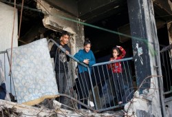 المجاعة تتفشى في غزة وسط القصف والحصار الخانق