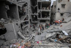 الاحتلال يهجر 300 ألف فلسطيني شمال غزة خلال 48 ساعة