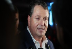 نائب أمريكي يحرّض على ضرب غزة بالأسلحة النووية