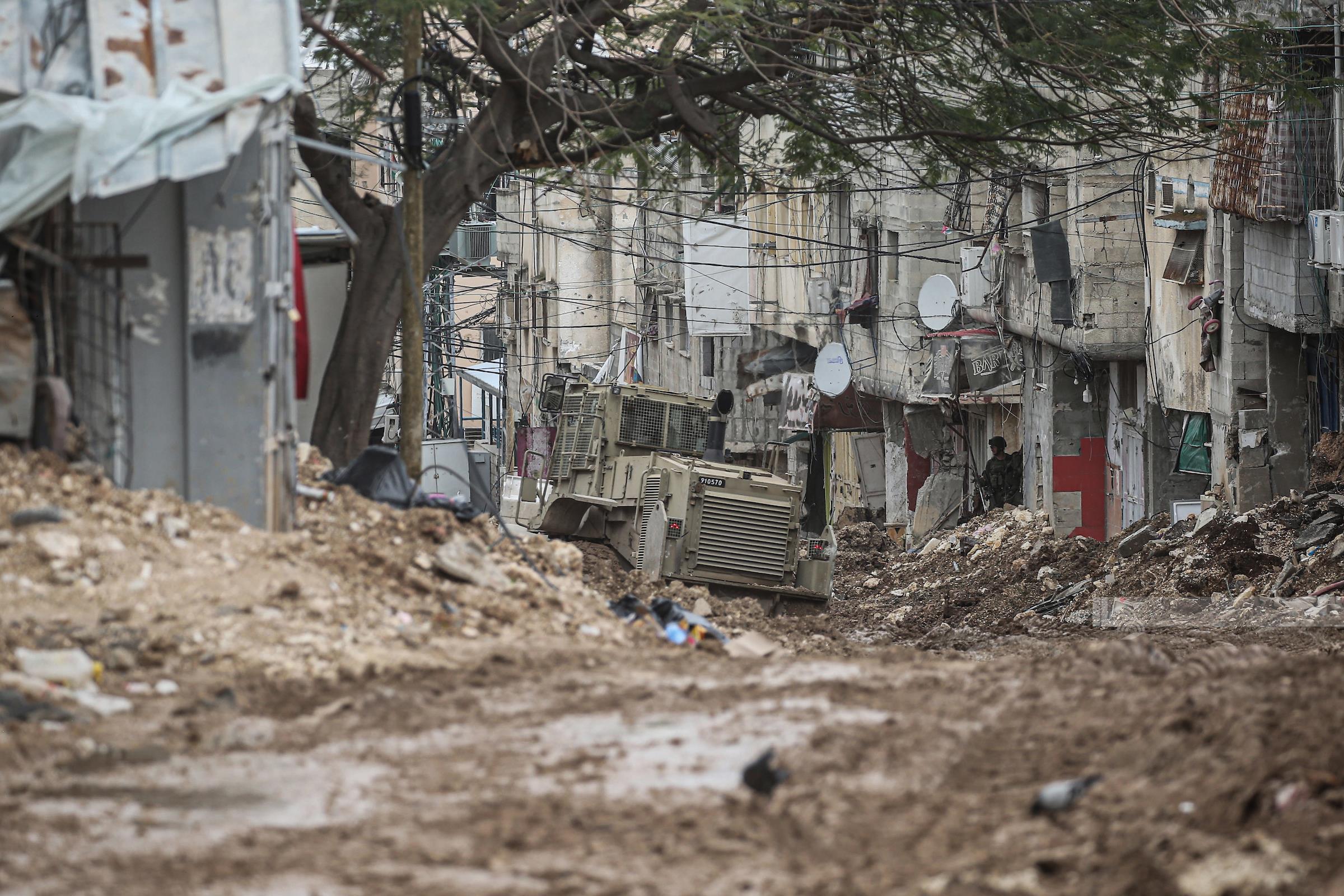 الاحتلال يهجّر 4200 عائلة من طولكرم ويواصل العدوان على مخيميها