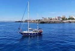 نشطاء يحذرون من استهداف السفينة مادلين بعد رصد طائرة مسيّرة