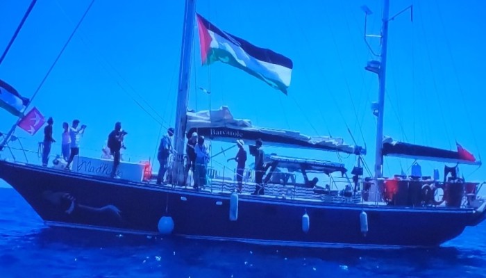 رحلة السفينة مادلين لكسر حصار غزة مستمرة برغم تهديدات الاحتلال
