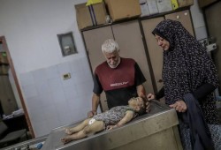 غزة في العيد.. أيتامٌ تحت الخيام ودماءٌ على الأرصفة بدل الأضاحي