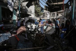 30 شهيدًا في قصف الاحتلال لمنزل عائلة أبو شريعة بمدينة غزة