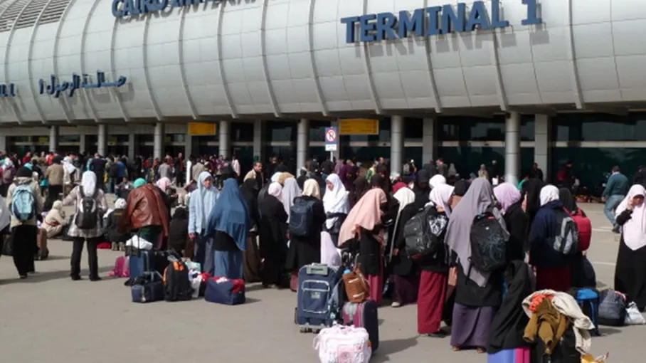 سلطات الانقلاب تحتجز وترحل مشاركين بمسيرة كسر حصار غزة