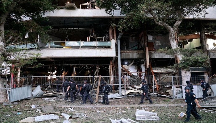 هروب جماعي للصهاينة إلى قبرص عبر البحر خشية القصف الإيراني