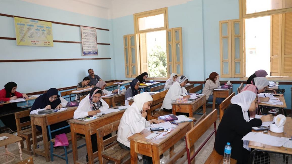 امتحان الثانوية العامة.. تسريب وعودة الغش الجماعي