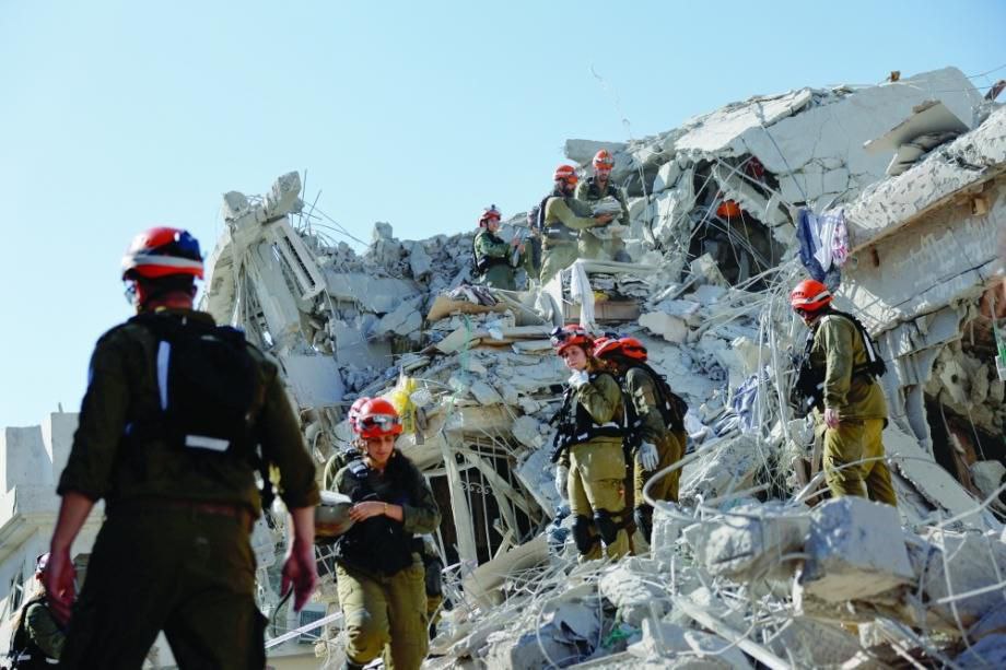 إيران تواصل قصف تل أبيب وحيفا بالصواريخ