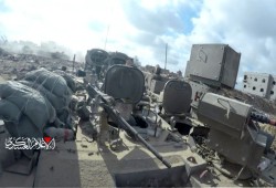 القسام تبث مشاهد استهداف ناقلتي جند للاحتلال من المسافة صفر