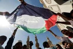 نيابة الانقلاب تحبس طبيبة بتهمة دعم غزة وشبابا بقضية لافتة فلسطين