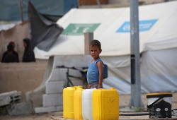 العطش ينهك سكان جباليا وتلوّث المياه يهدد بتفشي الأوبئة في غزة