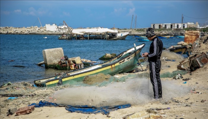 تحت الحظر والنار.. صيادو غزة مُحاصرون بين البحر والموت