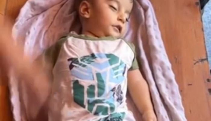 استشهاد رضيع في غزة بسب حرب التجويع الصهيونية