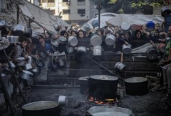 المجاعة تتفاقم في غزة وتحذير من أكاذيب حول دخول مساعدات