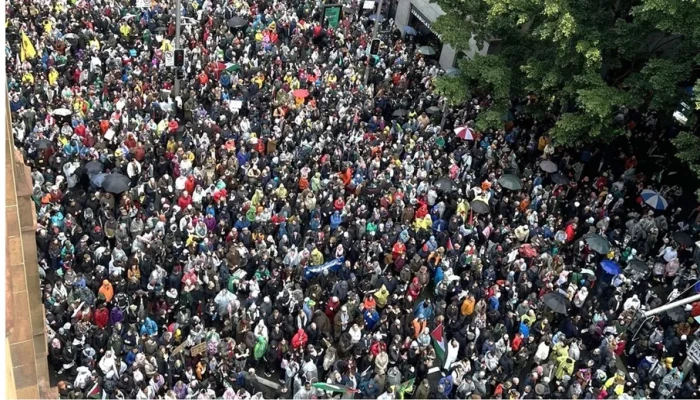 مظاهرة حاشدة في أستراليا ضد الإبادة والتجويع بغزة