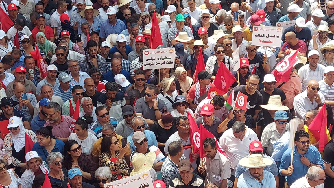 مسيرة حاشدة لاتحاد الشغل في تونس: لا لتصفية الحياة السياسية