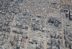 مشاهد جوية تظهر تحول شمال غزة إلى كتلة رمادية بلا حياة