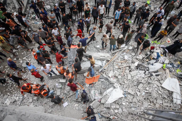 الاحتلال يقصف مستشفى شهداء الأقصى في دير البلح للمرة الـ 14