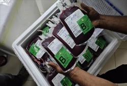 نقص حاد بوحدات الدم في مستشفيات غزة وتراجع حملات التبرع