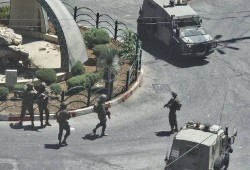 الاحتلال يمنع طلاباً ومعلمين من مدارسهم بالضفة