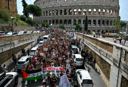مظاهرات حاشدة في إيطاليا رفضاً للإبادة الجماعية في غزة