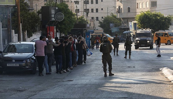 الاحتلال يعتقل أطفالا وأسرى محررين بالضفة