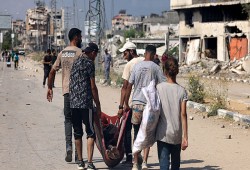 لجنة الصليب الأحمر تعلق عملياتها الإنسانية بمدينة غزة مؤقتا