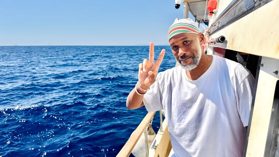 أسطول الصمود المغاربي ينجح في دخول بحر غزة