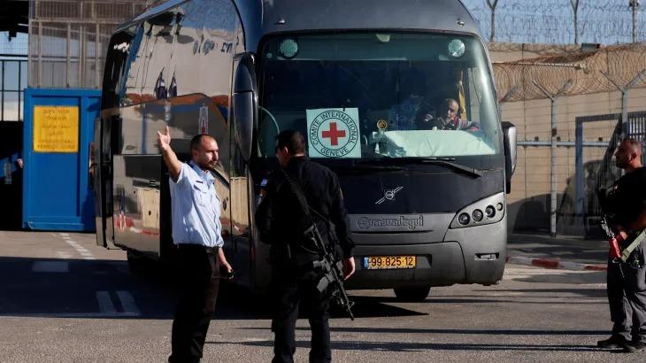 الاحتلال يمنع الاحتفال بتحرير الأسرى المقدسيين بصفقة طوفان الأقصى