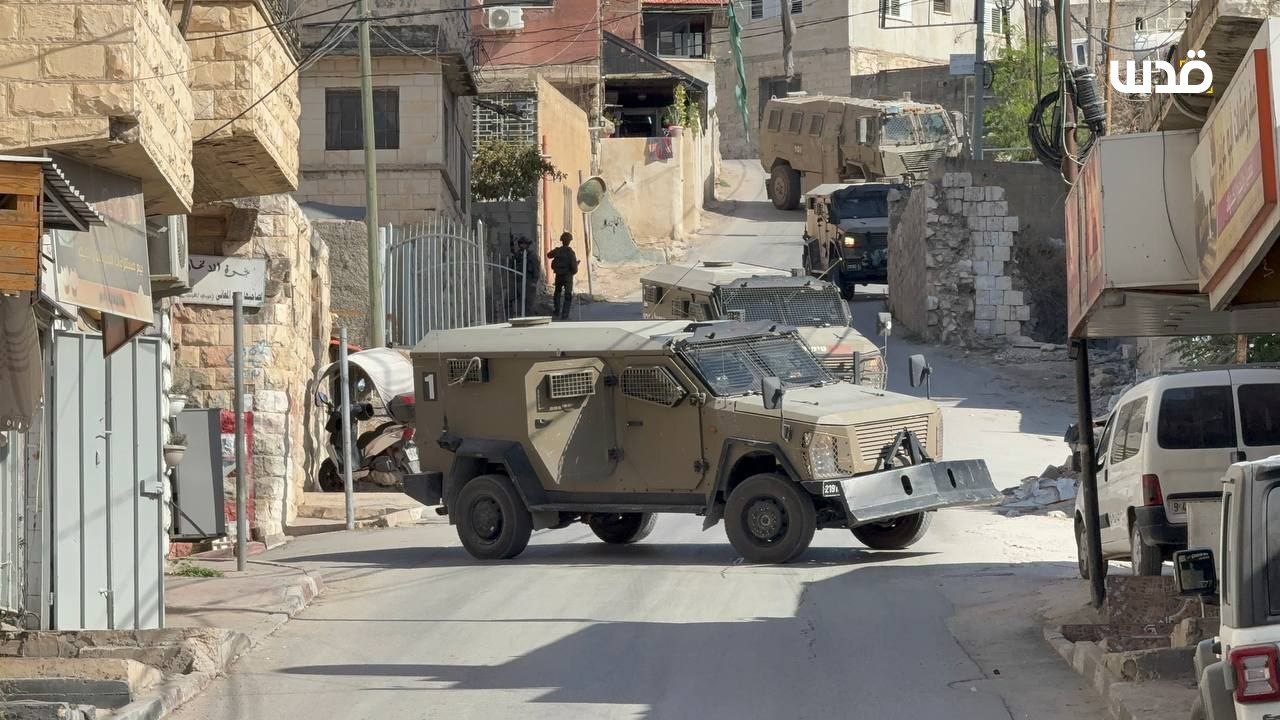 قوات الاحتلال تقتحم جنين وتحاصر منزلًا في البلدة القديمة