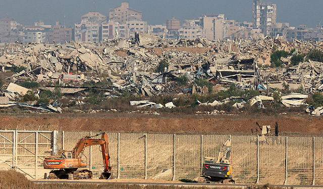 الاحتلال يُحوّل أطراف غزة إلى مقلب نفايات للمستوطنات