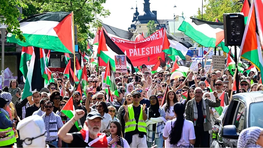 مظاهرة في السويد احتجاجا على خرق الاحتلال اتفاق غزة
