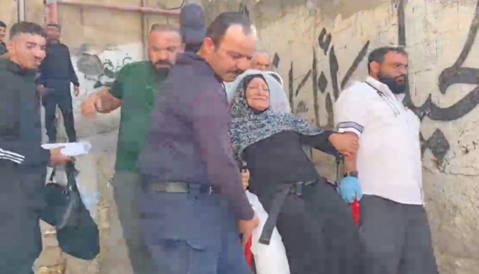 دموع أم زهري الشويكي.. حين يواجه المقدسيون سرقة الاحتلال لبيوتهم