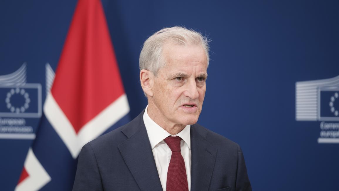 هجوم صهيوني على رئيس وزراء النرويج لمشاركته ضد العنصرية