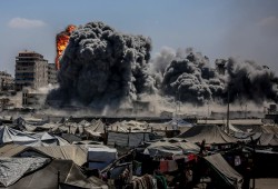 الاحتلال يشن غارات عنيفة شمالي غزة