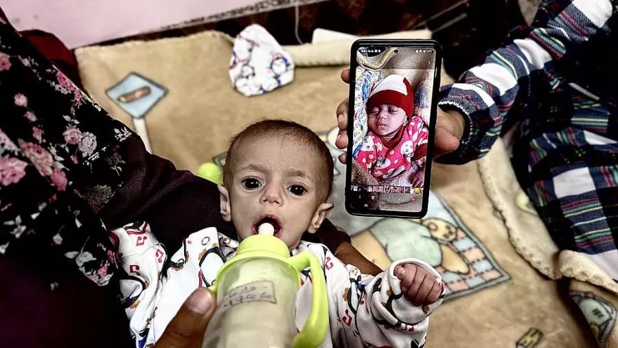 الاحتلال يعرقل دخول 938 ألف عبوة حليب لأطفال غزة